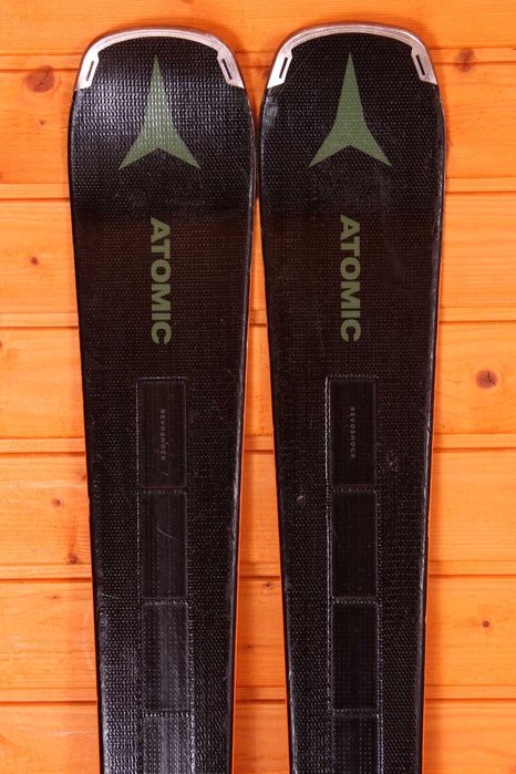 Narty Atomic Redster Q7 Revoshock 2026 176 cm + Atomic M12, TITANAL !!!