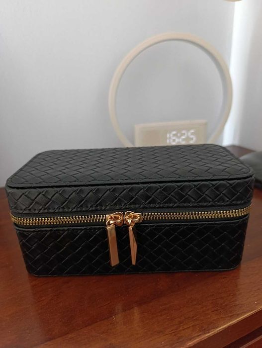 Szkatułka kuferek do przechowywania biżuterii zegarków prezent