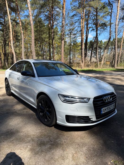 Audi a6c7 2016 рік Офіційний автомобіль