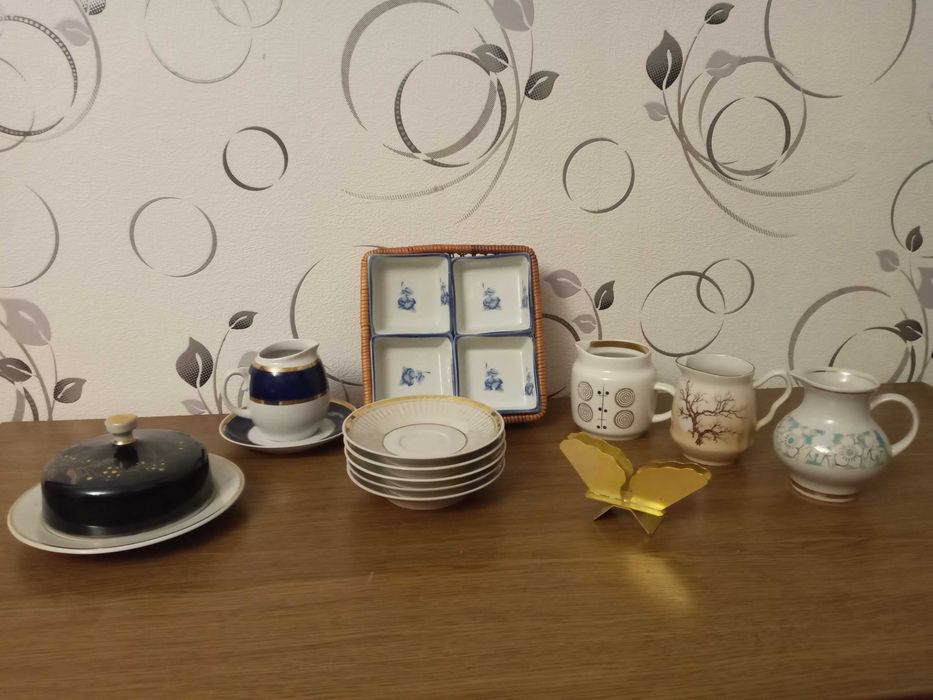 Сервиз Блюдца Чашки Кофейник Соусник крышечки СССР разное