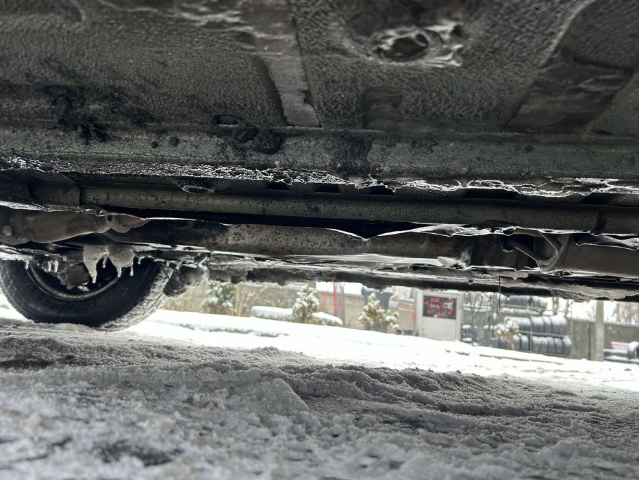 Продам машину на полном боевом ходу