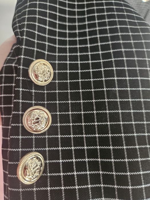 Elegancki lekki garnitur czarny S/M kratka złote guziki
