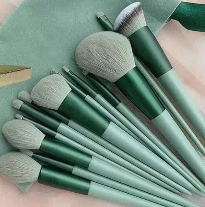 Zestaw pędzli do makijażu