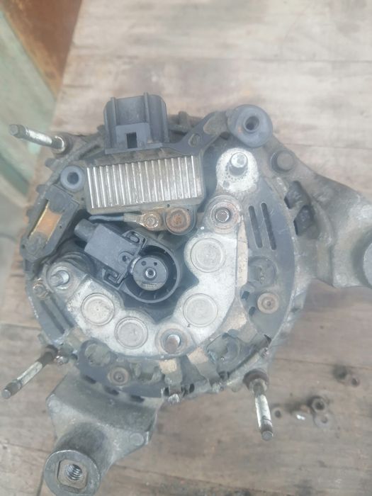 Генератор на форд конект на запчастини