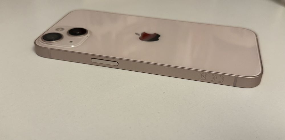 Iphone 13 różowy