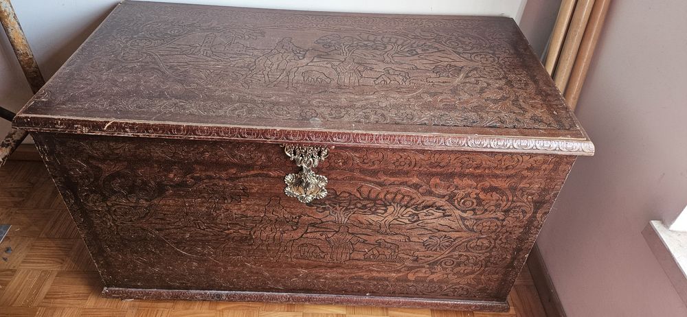 Arca de madeira antiga