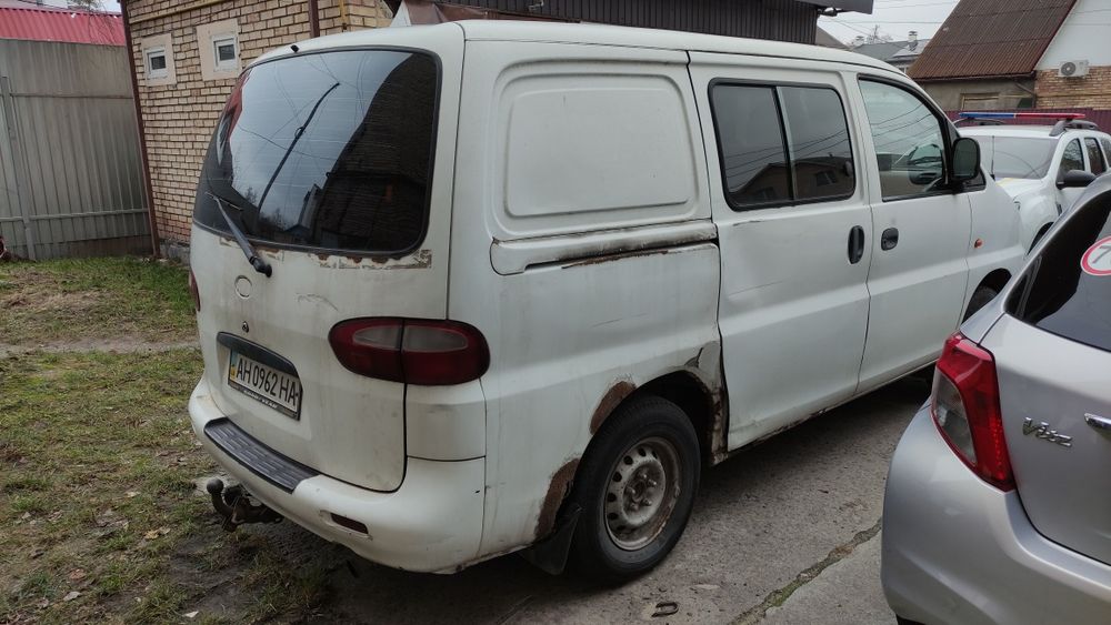 Hyundai H200 1998 року потребує ремонту, або на розбирання