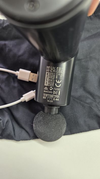 Mini pistolet do masażu