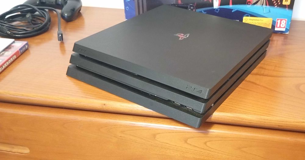 Playstation 4 Pro 1Tb - Red Dead Redemption 2 (Jogo incluído)