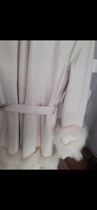 Śliczny, nowy, skorzany płaszczyk z futerkiem