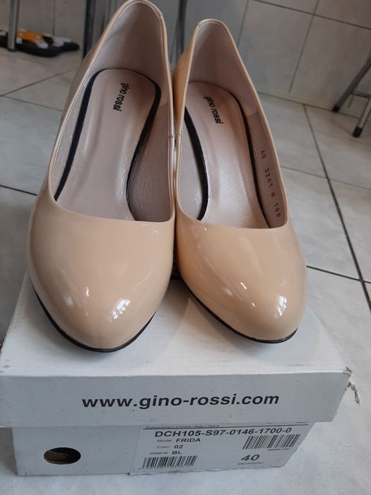 Czułenka lakierowane Gino Rossi