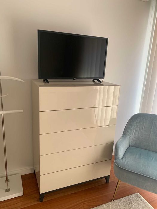 Cómoda 5 Gavetas (Gaveteiro)