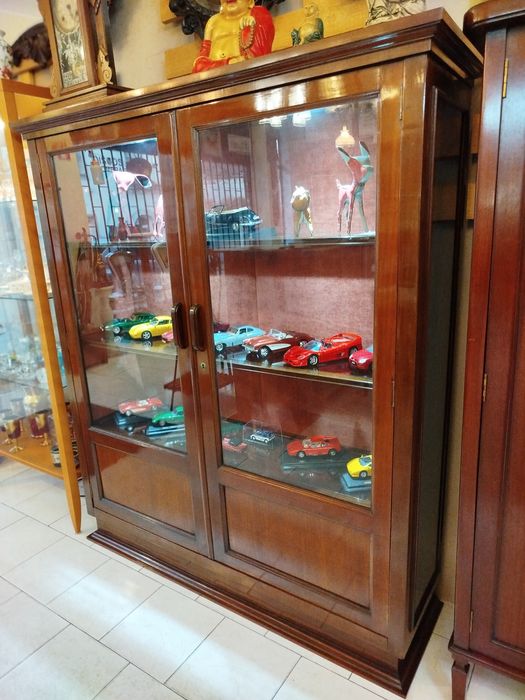 Móvel de Apoio / Vitrine
