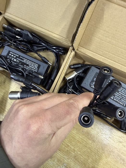 Блок живлення зарядний пристрій 42V 2A для Li-ion акумуляторів