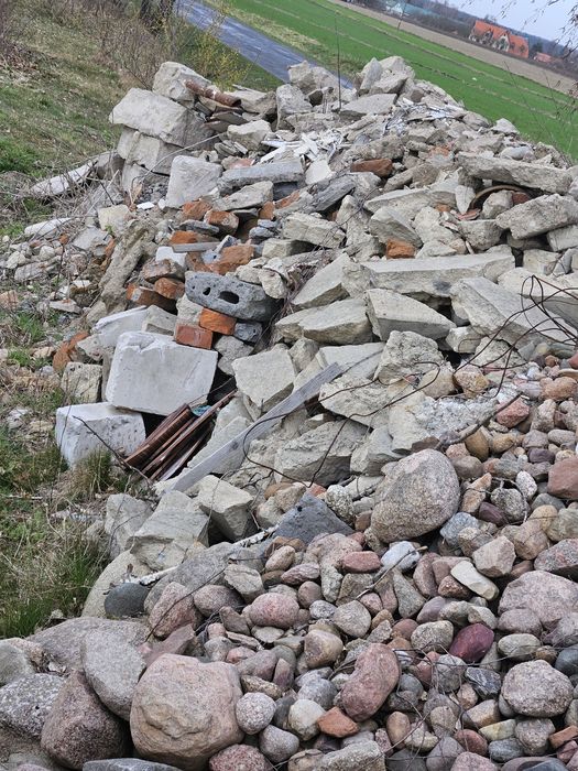 Gruz kamienie oddam  za darmo