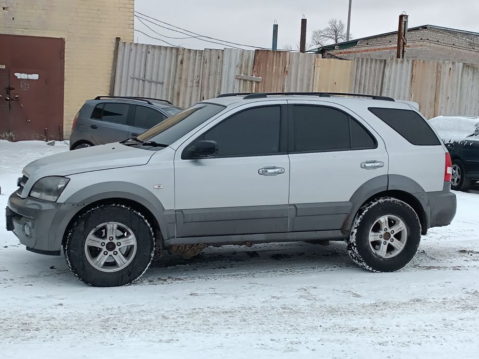 Продам кия сорента 4х4. На полном ходу . Строчно