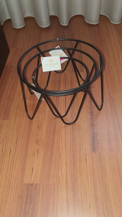 Conjunto de 3 suportes em ferro preto para vasos