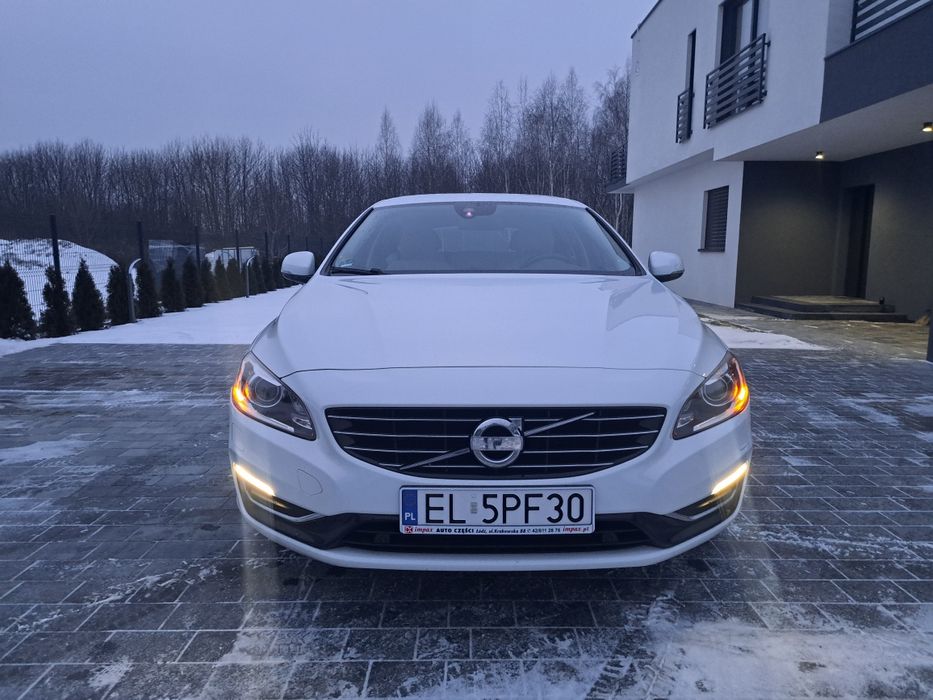 Volvo V60 D6 AWD Plug in Hybrid! Led! Bi-xenon! Navi!