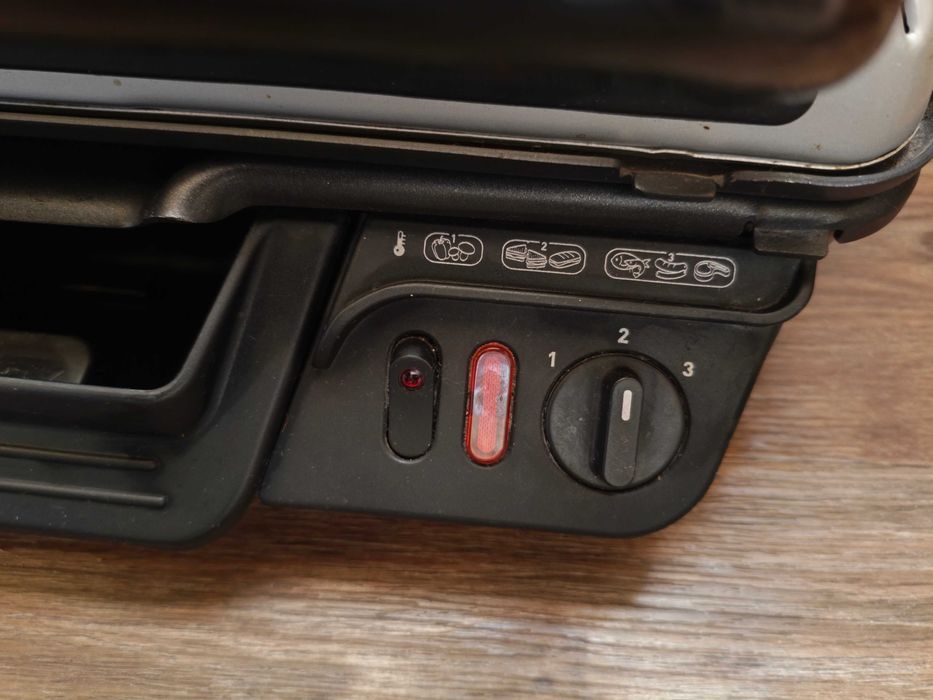 Продам грильницю Tefal модель G03-M