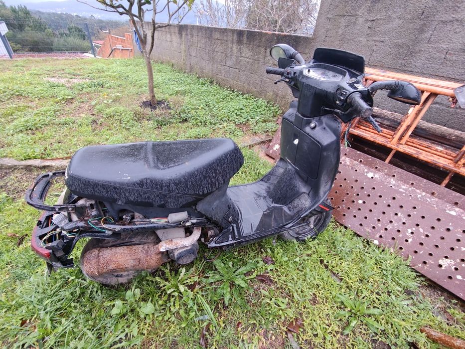 2 scooter Peugeot peças