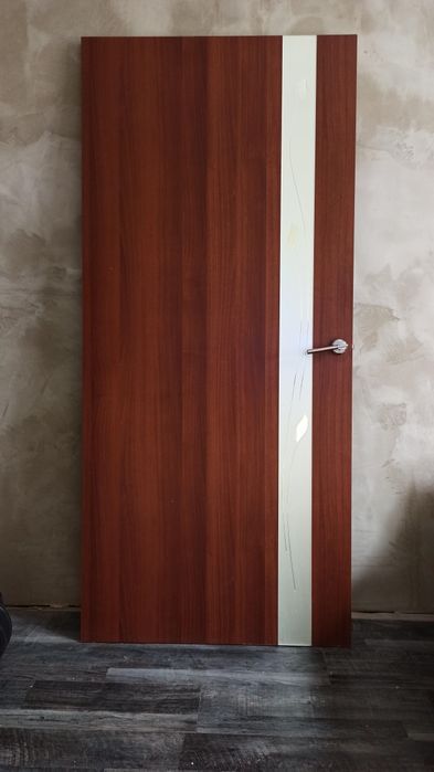 Межкомнатная дверь с ручкой