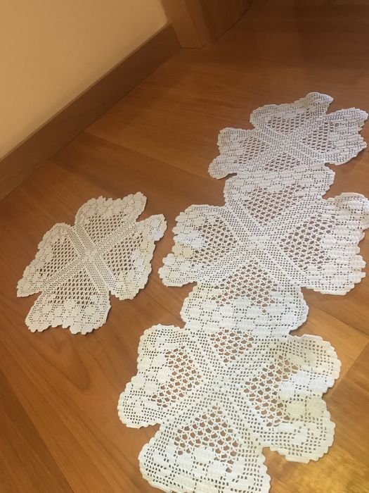 Panos em renda/naperons em crochet/linha fina