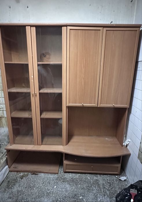 Vendo armario de madeira