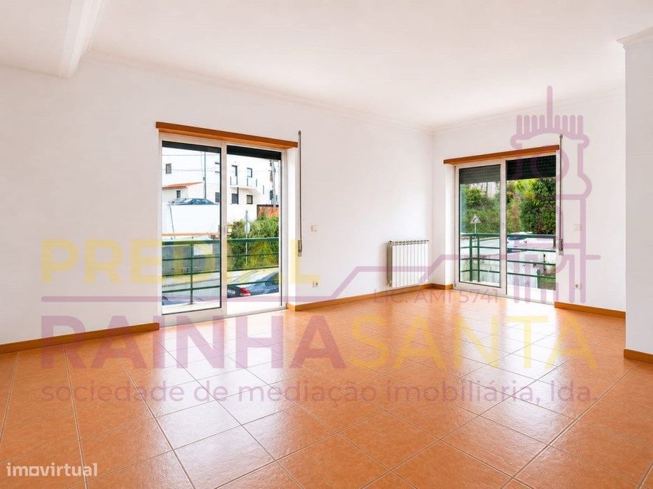 Apartamento T2 com Garagem em Box - S. Martinho do Bispo, Coimbra