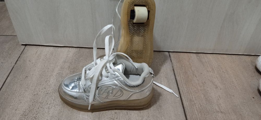 Кросівки роллери 32 розмір