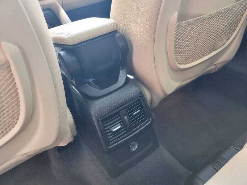 2016    BMW    X1