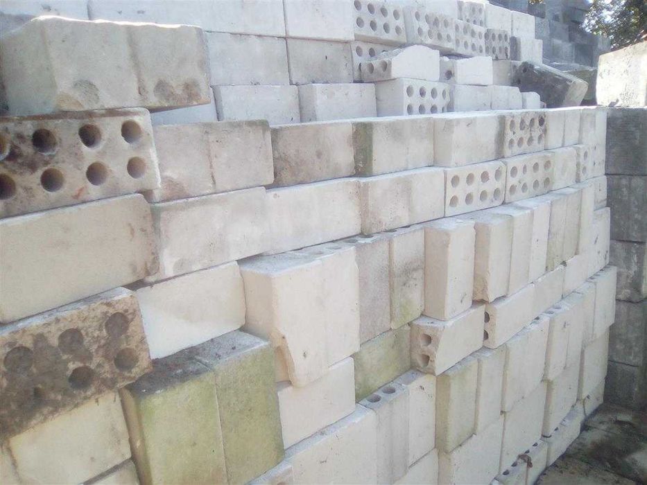 Cegła bloczek wapienno- piaskowy 250x120x220mm