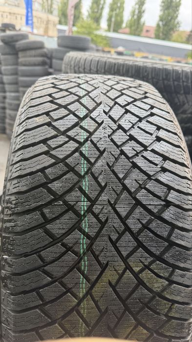 255/45/19 Nokian Hakkapeliitta R 5