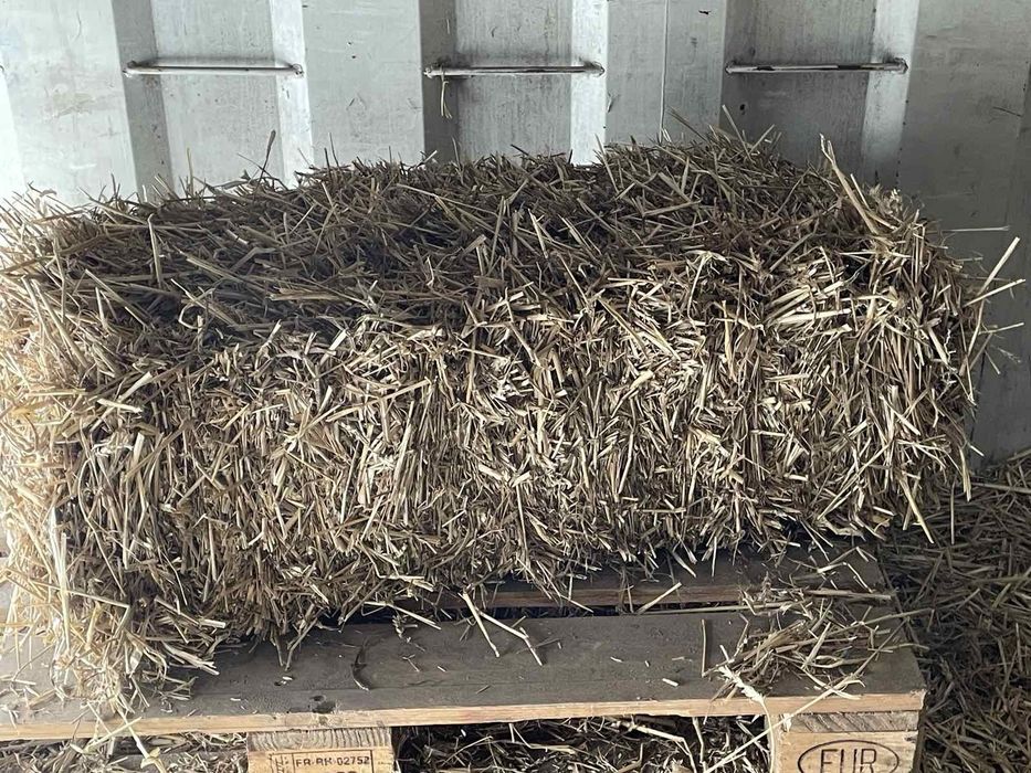 Продам тюки соломи