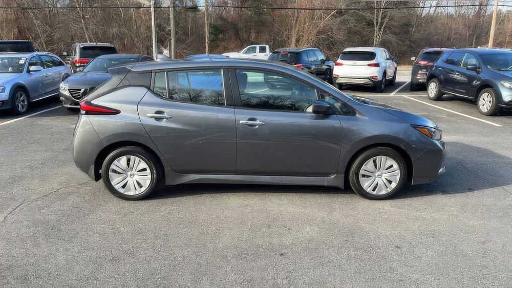 Nissan LEAF S      2022