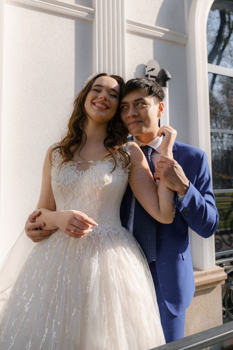 Весільна сукня Laura Style + подарунки: діадема,фата, підю'бник 3 кіль