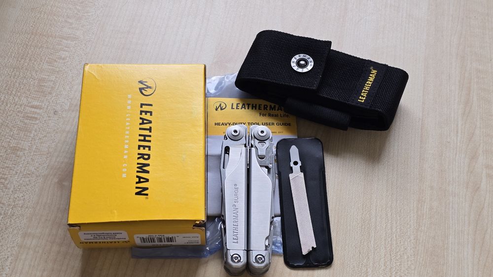 Multitool Leatherman SURGE