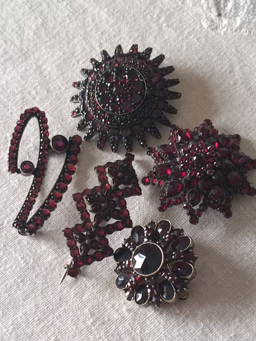 Гранаты.Богемия.Брошь антикварная .Брошь винтажная.Красота