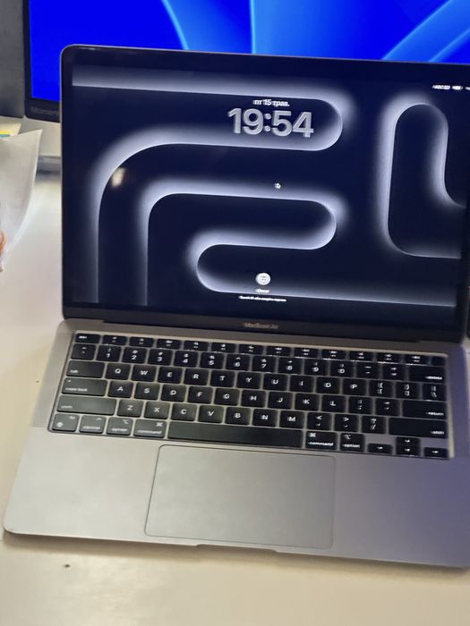 Продам MacBook Air M1