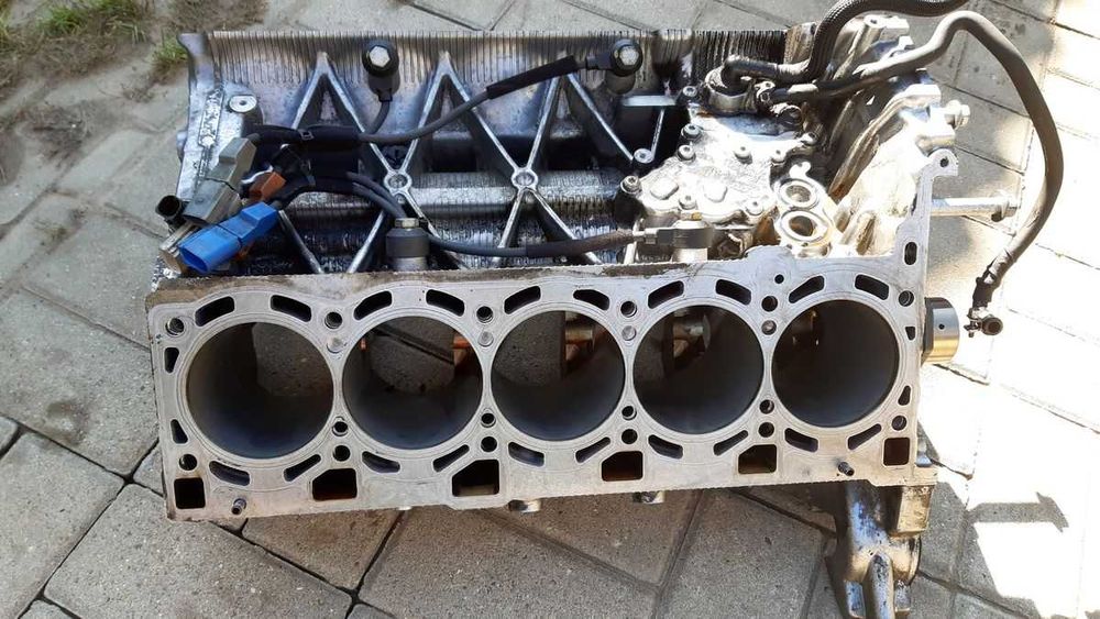 AUDI A6 S6 , A8 S8 blok silnika 5,2 FSI .