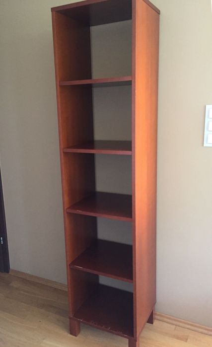 Regał drewniany      .