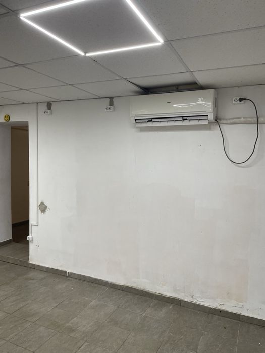 Нежитлове приміщення фасад вул. Квітова