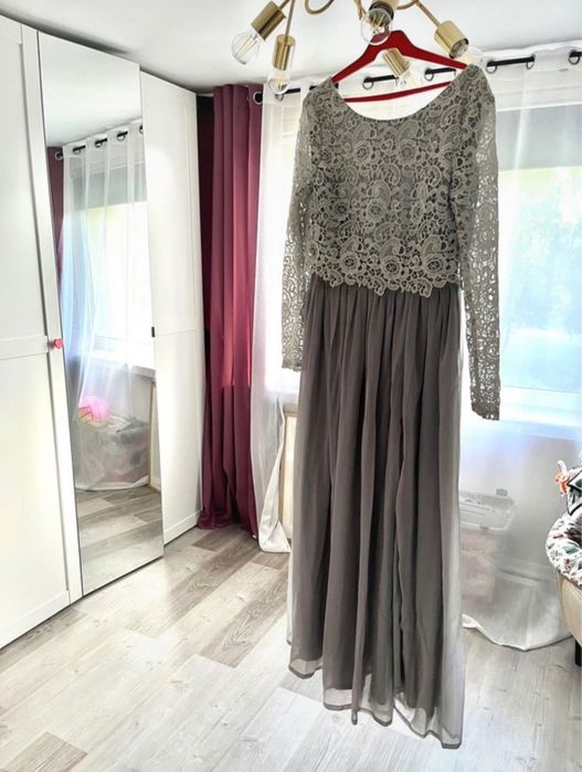 Sukienka na wesele z odkrytymi plecami