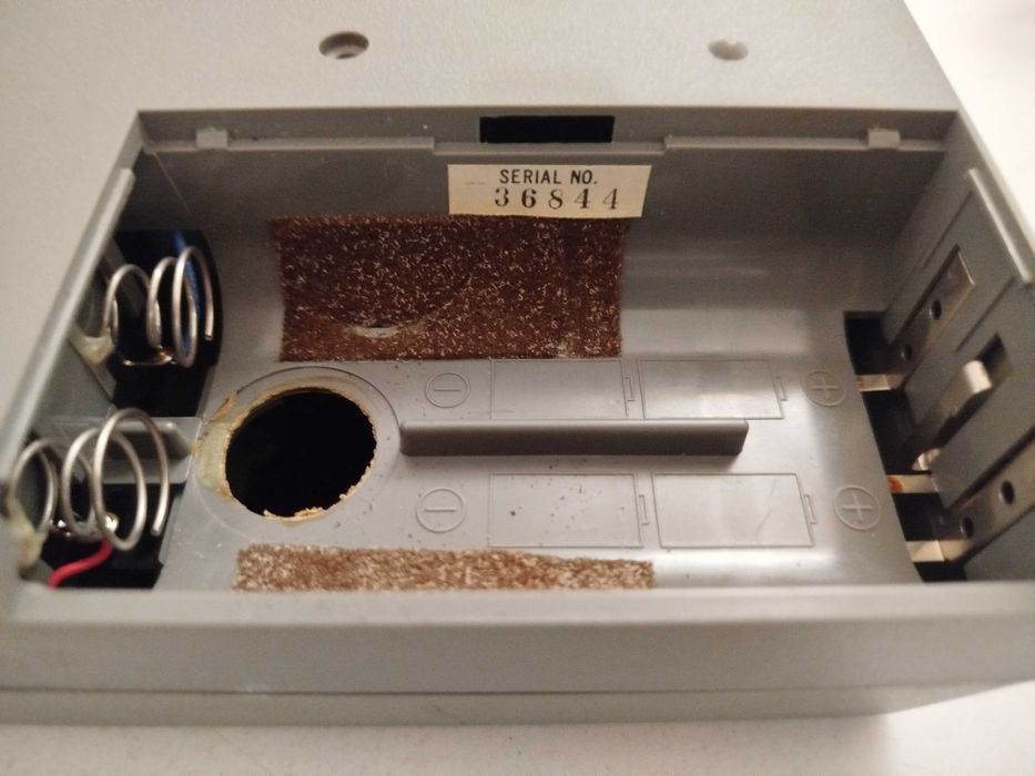 Magnetofon kasetowy Sony TC68 przenośny lata 70 PRL opis części