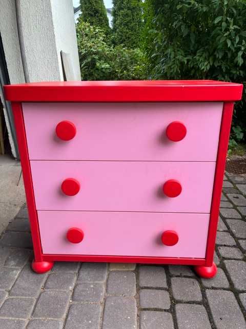 Komodę dziecięcą IKEA
