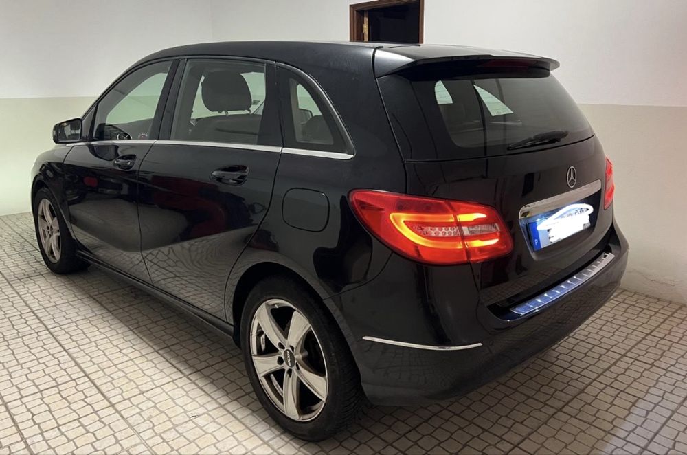 Mercedes-Benz B 180 — fotografia 4