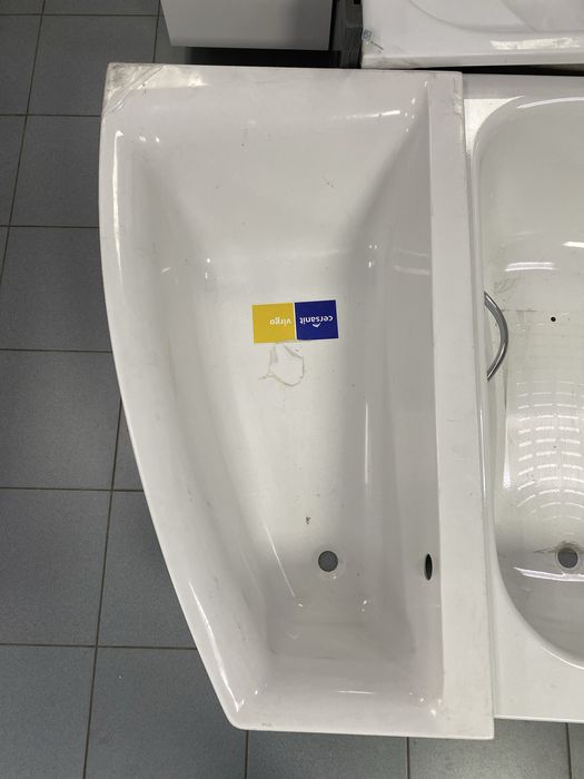 Ванна акрилова .