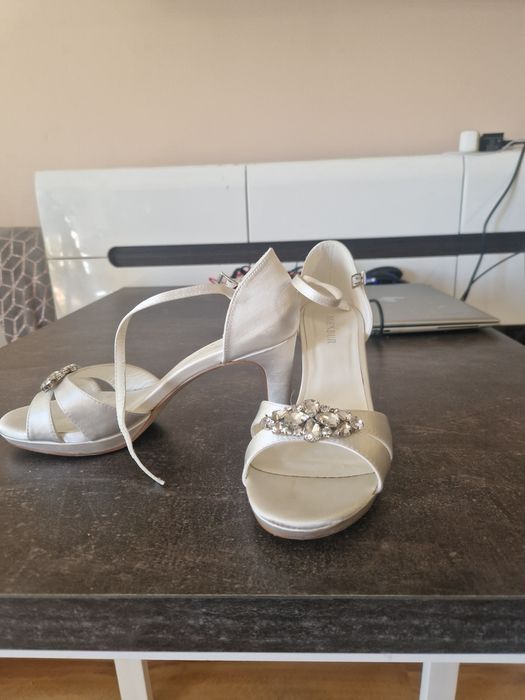 Buty ślubne metbur