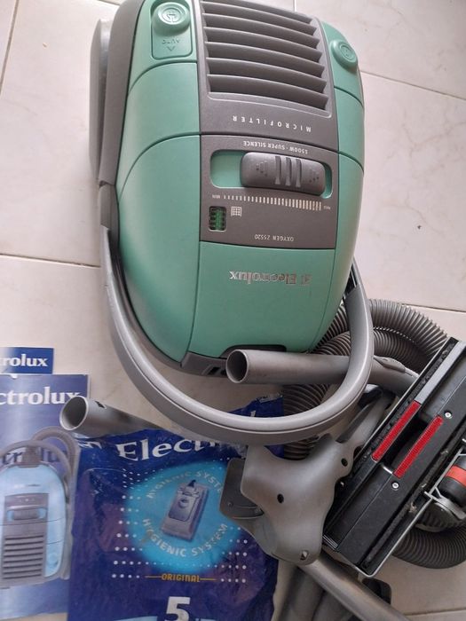 Aspirador electrolux completo  como novo