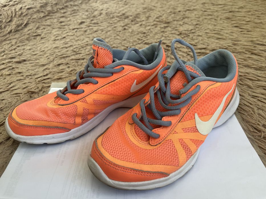 Кросівки жіночі для фітнесу