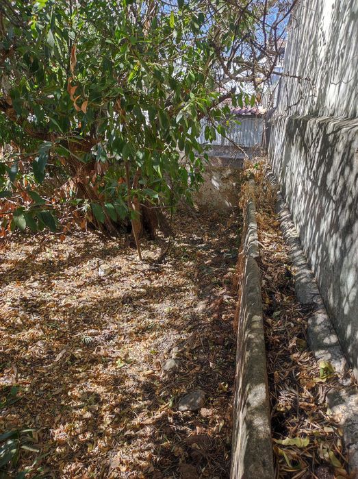 Moradia com 14 compart., para recuperação,  lote de 602m2, em  LOULÉ